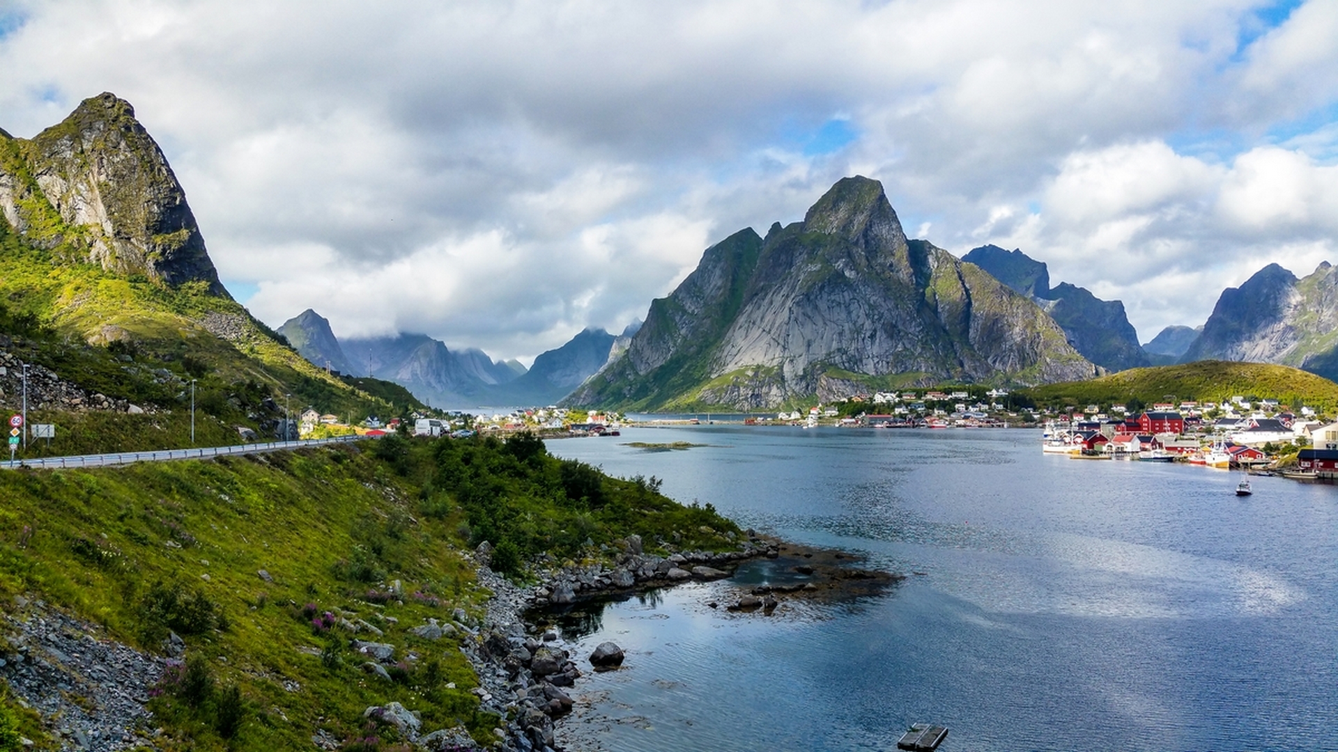 Reine_Lofoten_Norwegen_2